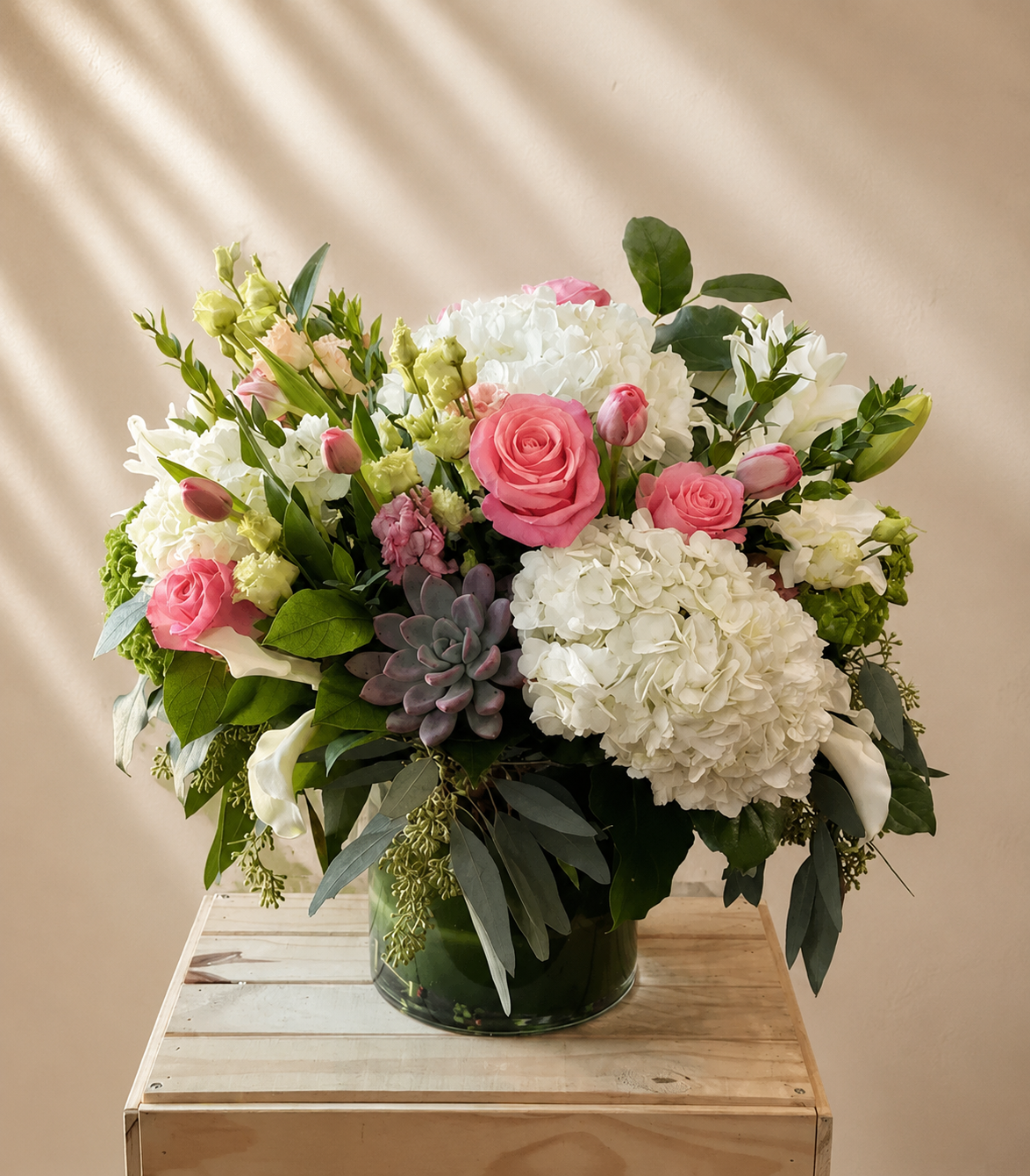 Blush Luxe (With premium seasonal flowers)